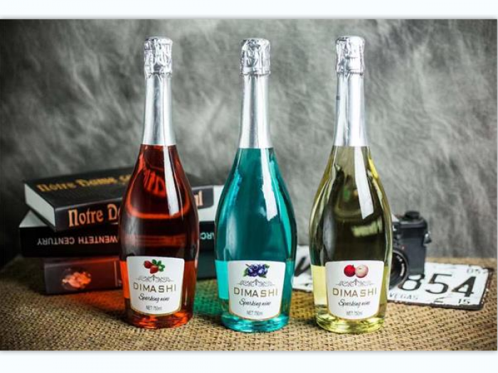 帝馬仕透明保齡球瓶起泡酒